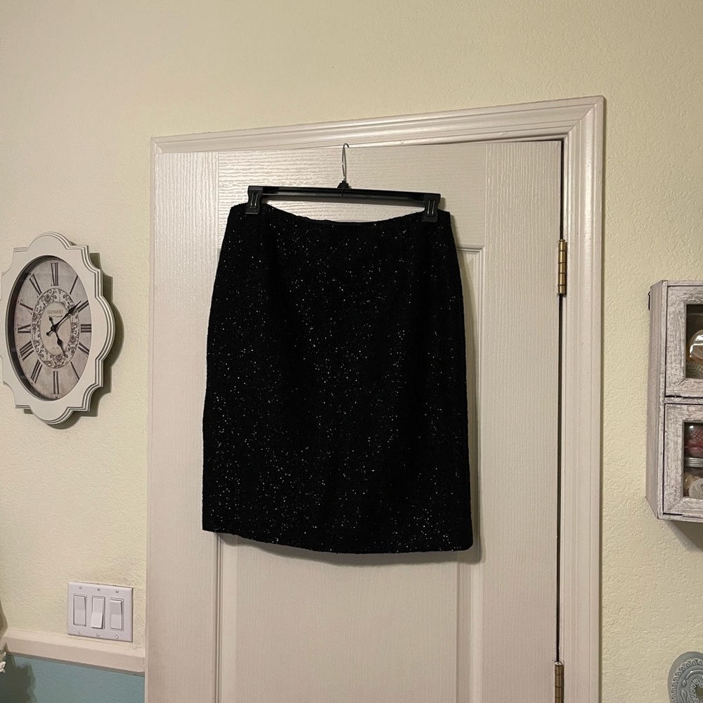 Bloomingdale’s NOW Black Sparkly Skirt. Size 14